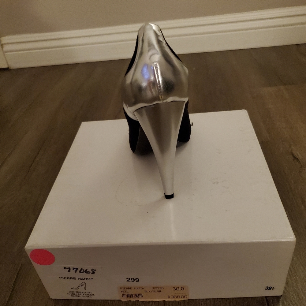 Shoes - Picture 4 of 5